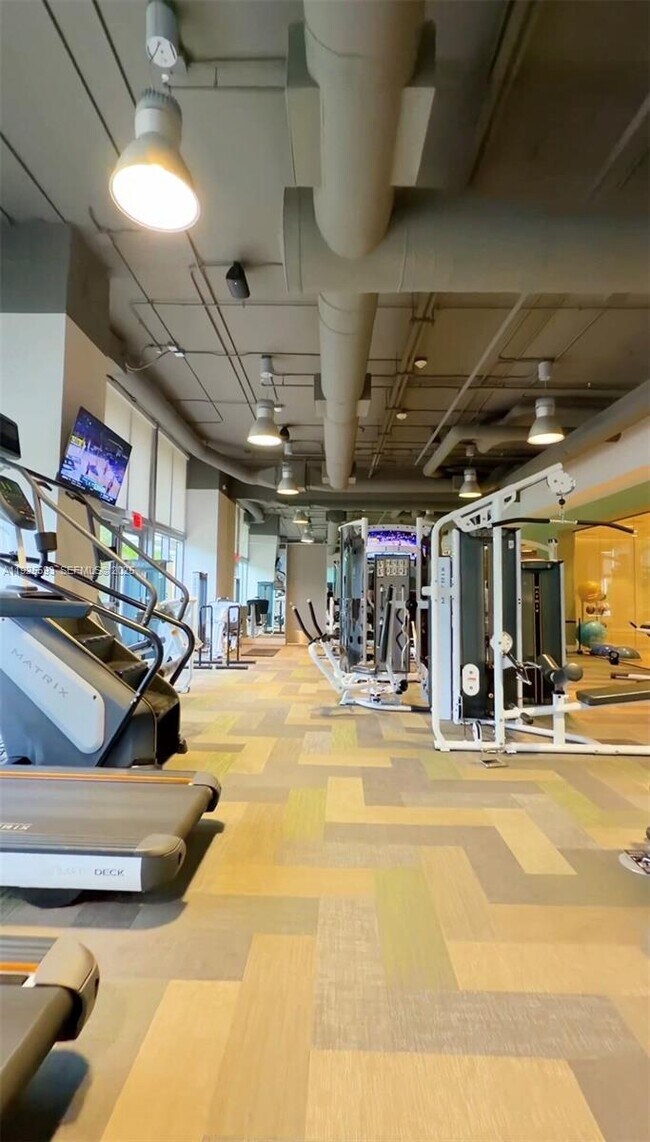 Building Photo - 16385 Biscayne Blvd