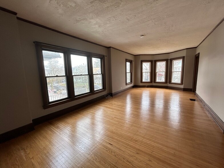 Building Photo - 50 Greenfield St