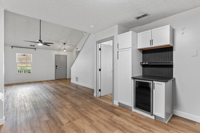 Building Photo - 2641 River Look Dr