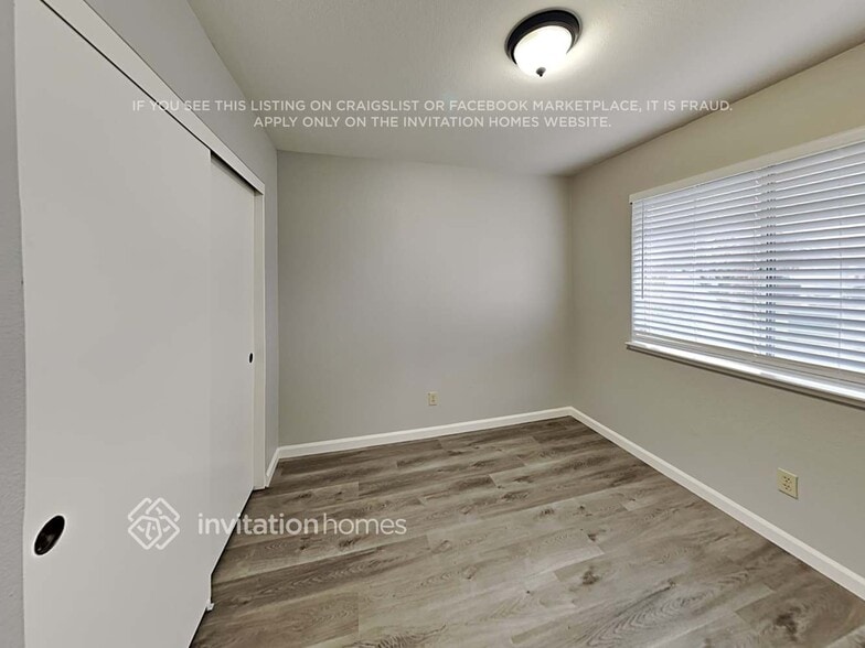 Building Photo - 598 Bernier Cir