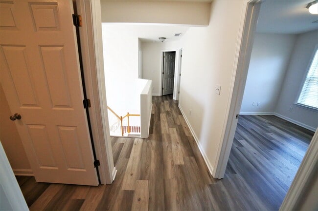 Building Photo - 8305 Grenadier Trl