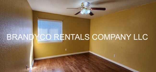 Building Photo - 4509 Twin Oaks Cir