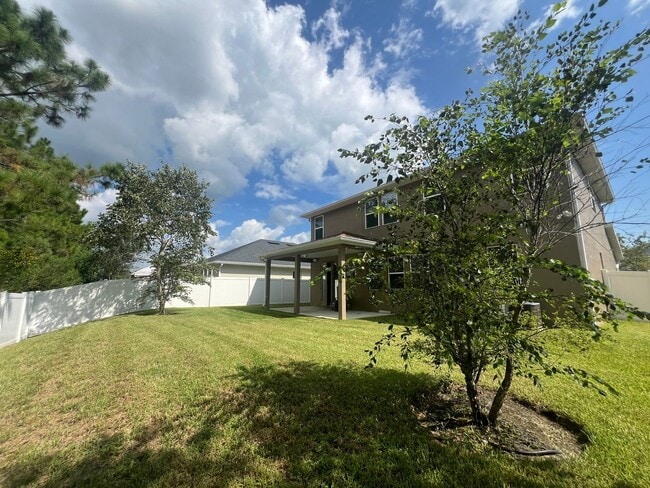 Building Photo - Stunning & Spacious  2 story home COMING S...