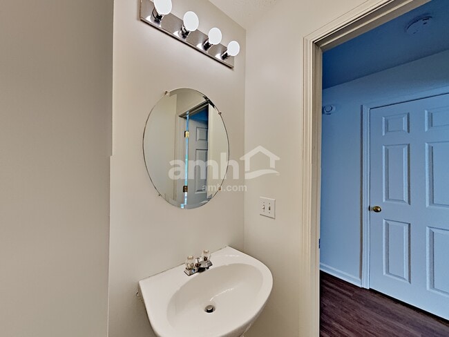 Building Photo - 800 Cainbrook Ct