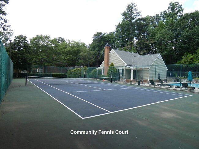 Building Photo - Easy Living in the Heart of Sandy Springs