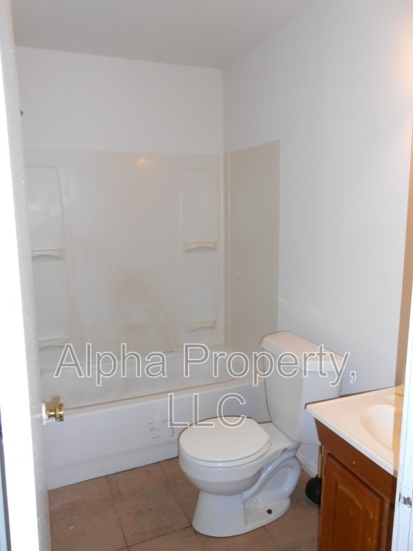 Building Photo - 212 Campbell Ave