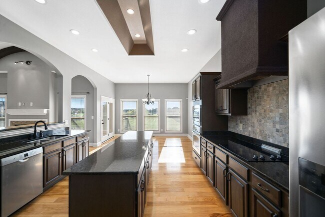 Building Photo - Pet Friendly on Exit 8!