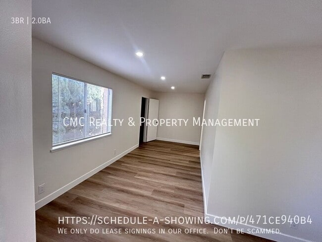 Building Photo - 1580 Park Ave