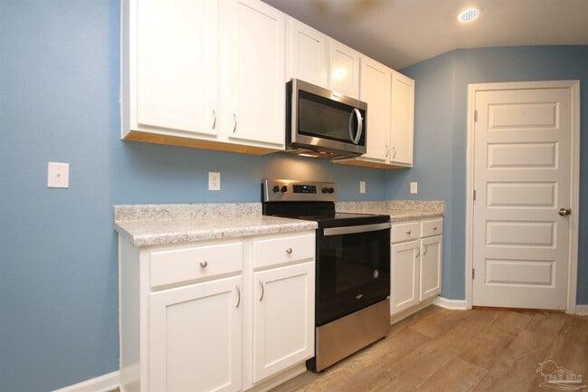 Building Photo - 10589 Queens Gate Cir