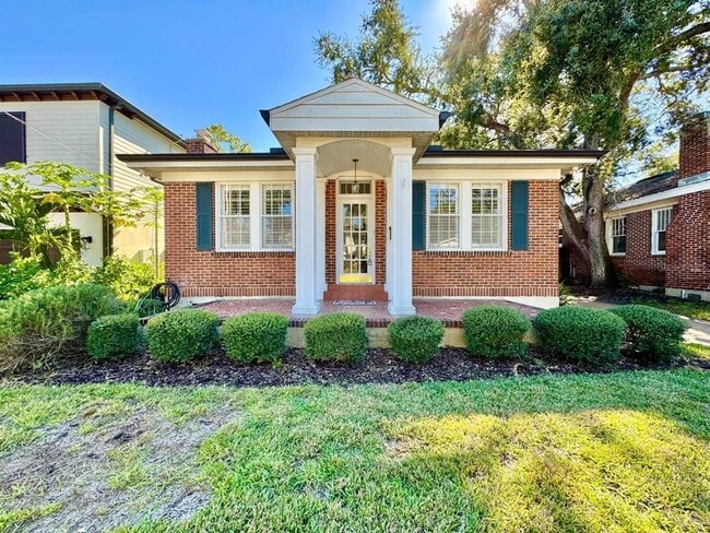 Building Photo - 3112 W Palmira Ave