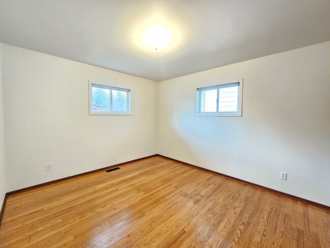 Building Photo - $2,150 - 3 Bed / 2 Bath Rancher Home in Perry District