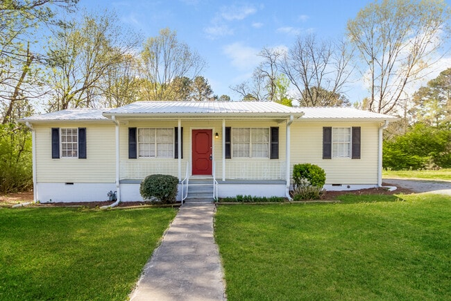 Building Photo - 4015 Goodwin Rd