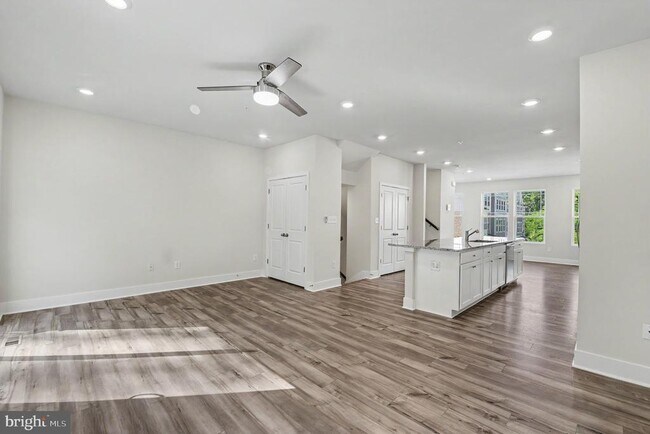Building Photo - 238 Waterstone Rd