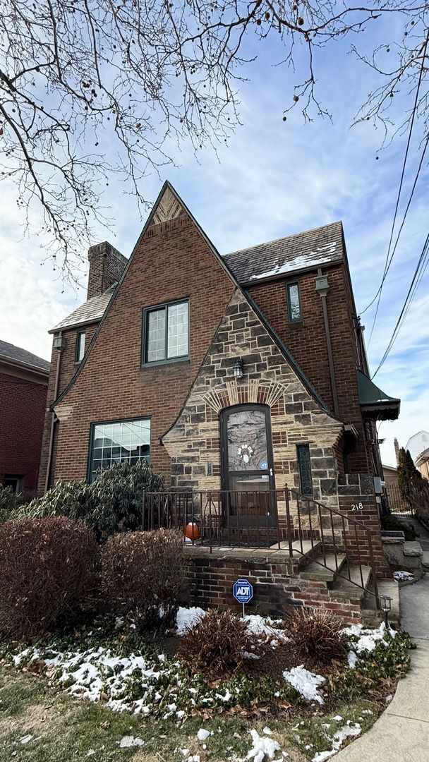 Building Photo - 216-218 Bigham Street