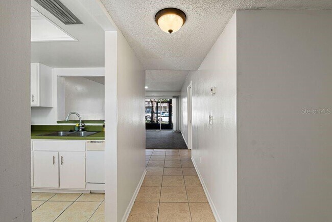 Building Photo - 6312 Newtown Cir