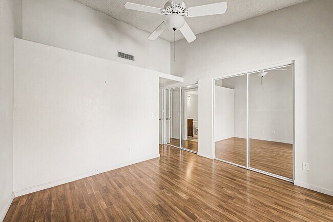 Building Photo - Welcome home to this charming 2-bedroom, 2-bath residence in the heart of Chandler!