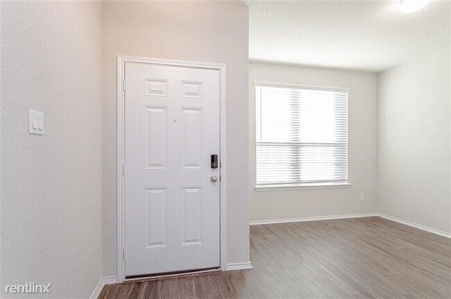 Building Photo - 632 Reinhardt Blvd