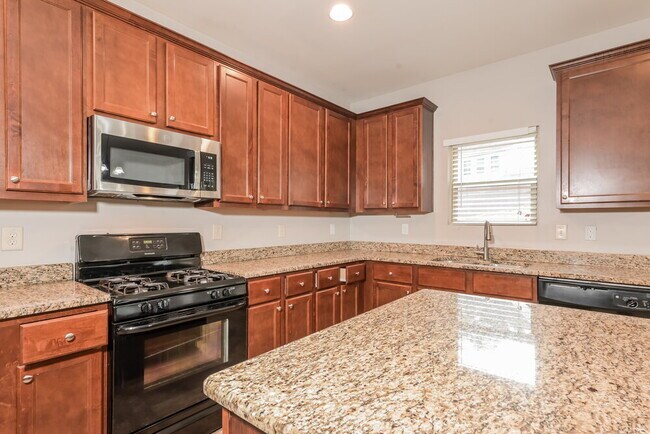 Building Photo - 441 Chandler Bluff Ct SE