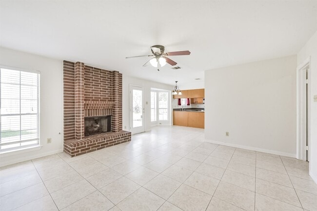 Building Photo - 7063 River Garden Dr