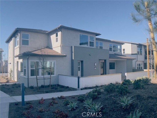 Building Photo - 240 Sora