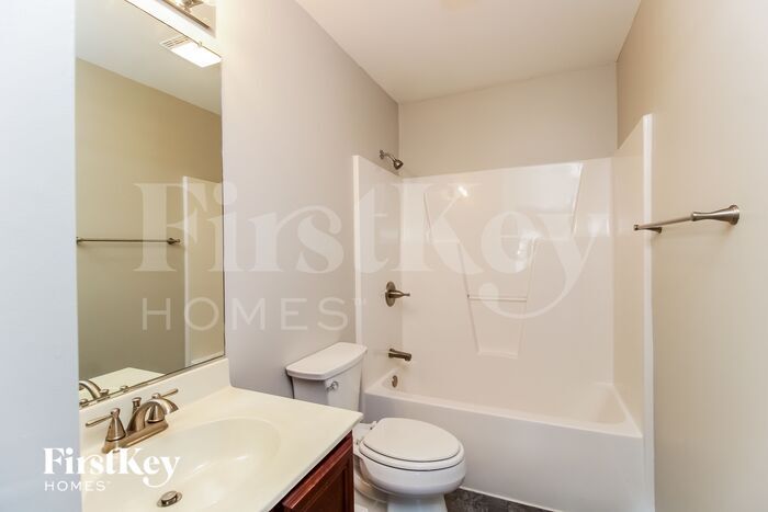 Building Photo - 5110 Thurston Ct