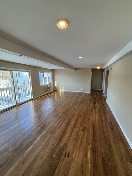 Building Photo - 74-78 Hammond Ave