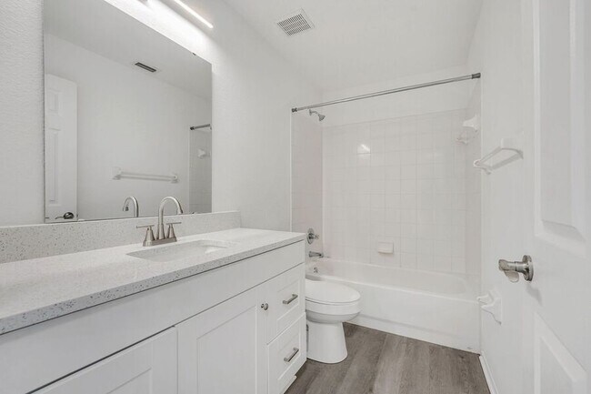 Building Photo - 529 Terranova Cir