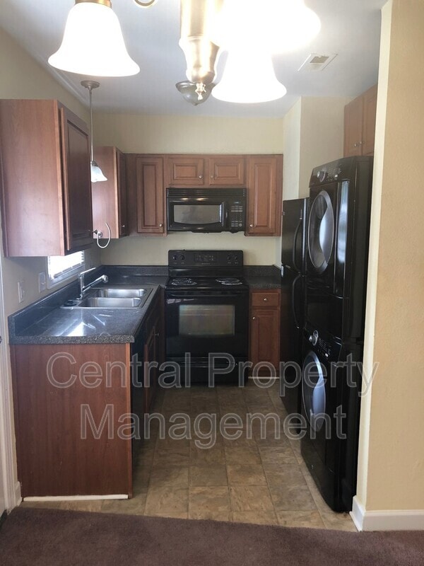 Building Photo - 112 Silverbrook Drive