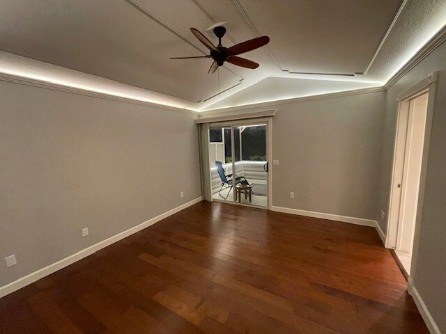 Master Bedroom vaulted ceiling and view of balcony - 10545 Kemerton Rd