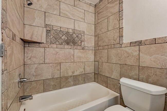 Building Photo - 319 E Edwards St