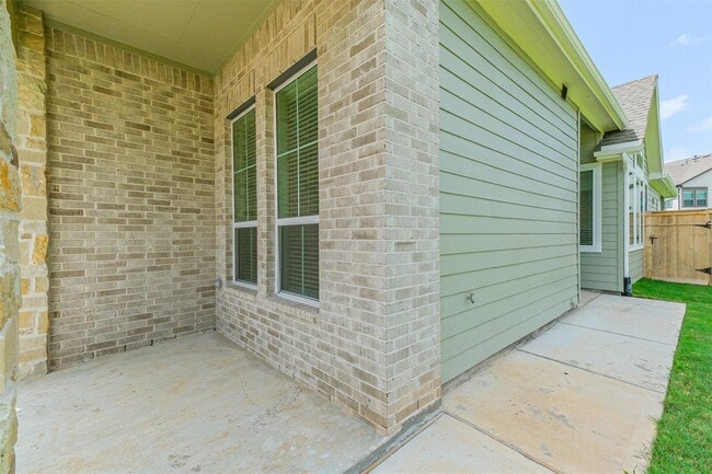 Building Photo - 1547 Cathedral Bend Drive