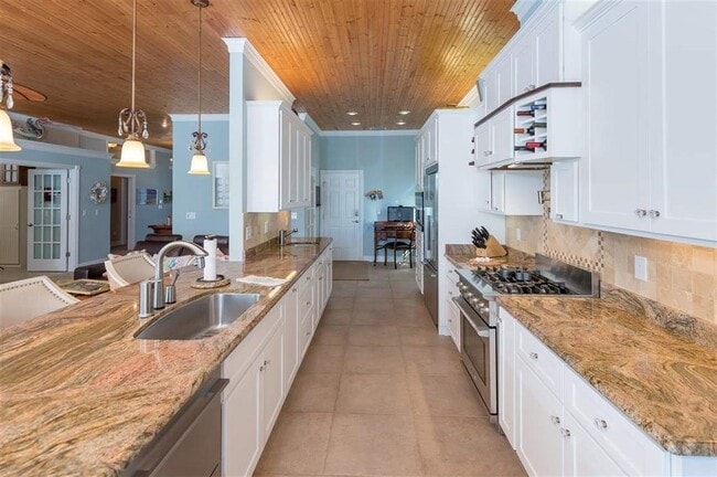 Building Photo - 208 Somerset Ct