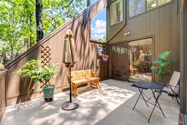 Building Photo - 239 Litchfield Ln