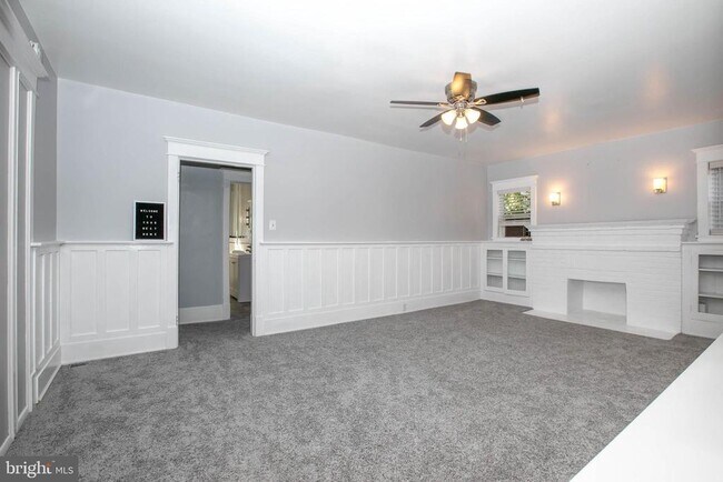 Building Photo - 20 E Merchant St