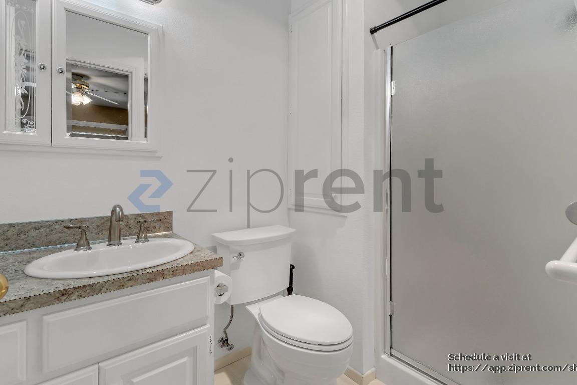 Building Photo - 1760 Kenard St NW