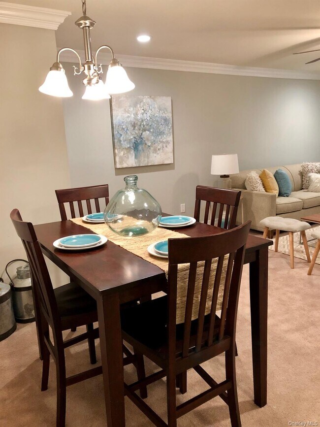 Building Photo - 17 Country Club Dr