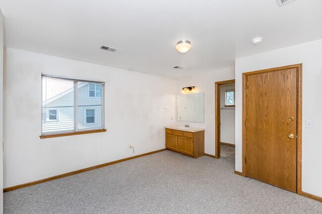 Building Photo - 1117 11th Ave