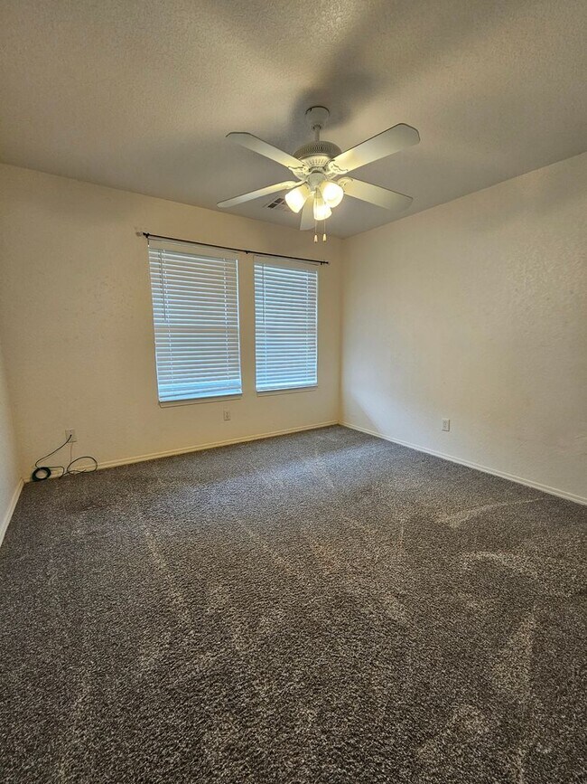 Building Photo - (2) Bed/(1) Bath Pets Negotiable Avail NOW w/ Storm Shelter!