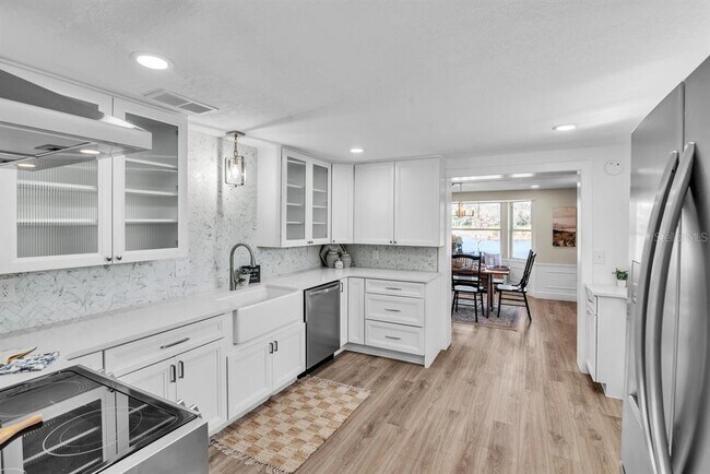 Building Photo - 11416 Pine Forest Dr