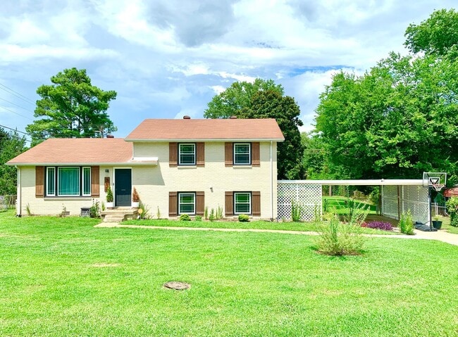 Primary Photo - 313 Verdun Dr