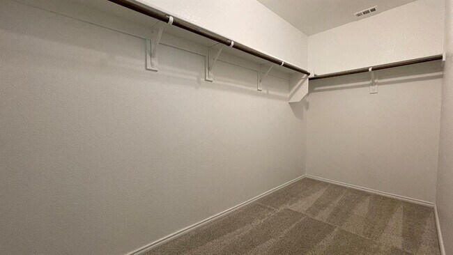 Building Photo - 1315 Binfield Dr