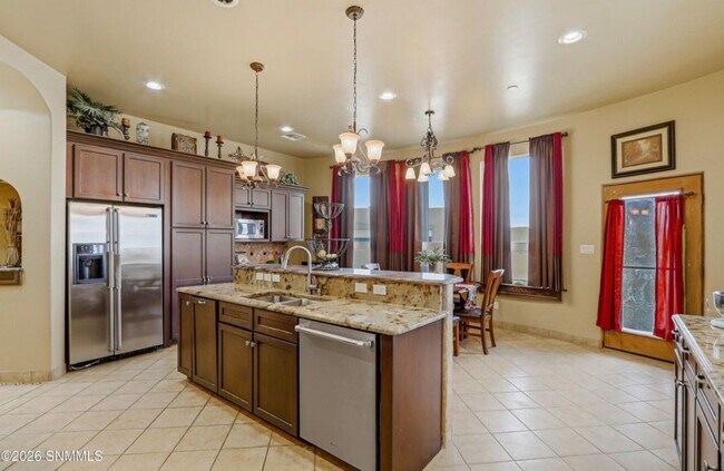 Building Photo - 810 Banna Ct