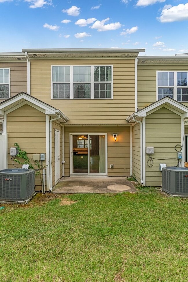 Building Photo - Awesome Goodlettsville Townhome in Conveni...