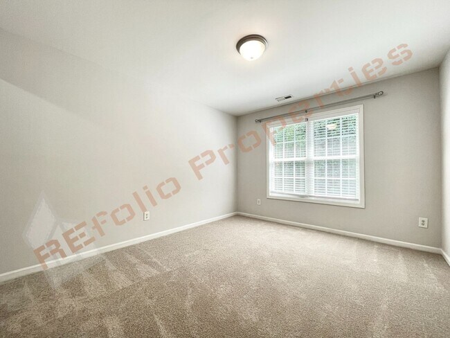 Building Photo - 112 Taylors Creek Ct