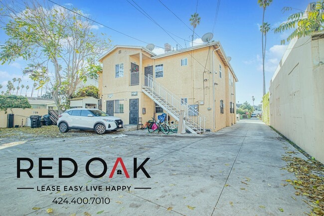 Building Photo - 731 W 46th St