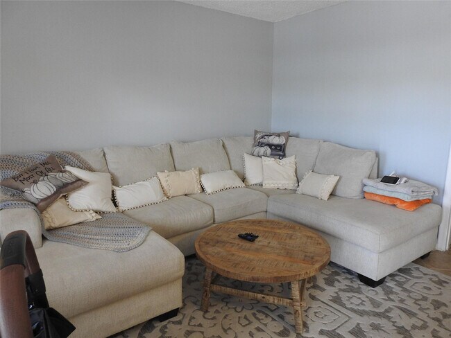 Building Photo - 1600 NE 3rd Ave