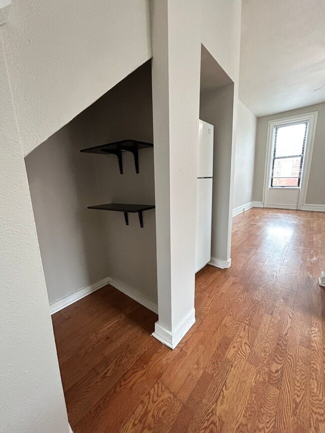 Building Photo - 2300 S 9th St