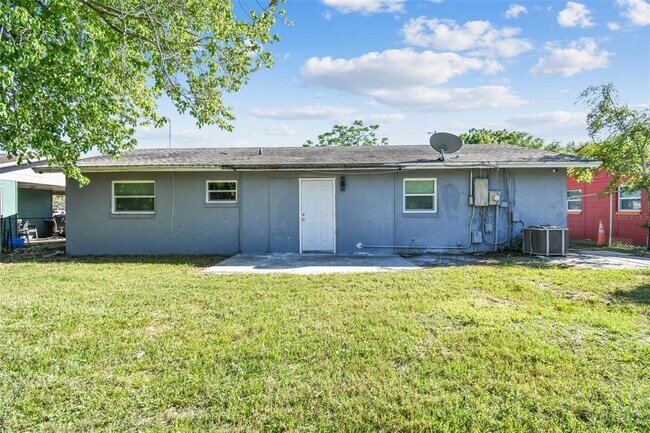 Building Photo - 4853 Lanette St