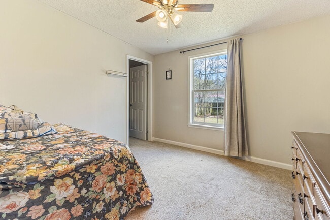 Building Photo - 214 Shipman's Pike