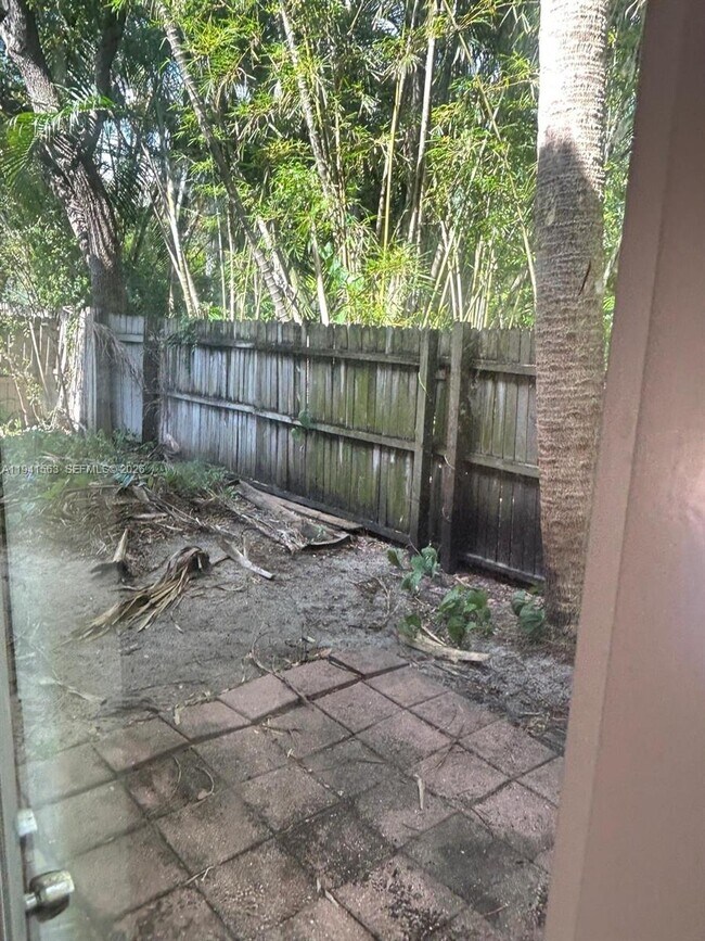 Building Photo - 1111 SW 4th St